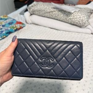 CHANEL Dark Blue Quilted Card Holder